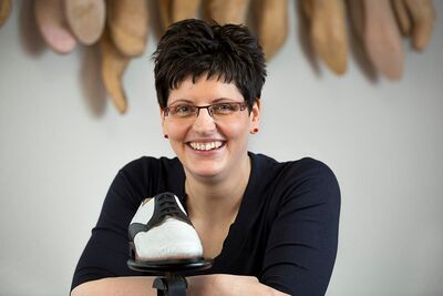Ulrike Schröder-Schubert, Geschäftsführerin der Orthopädie-Schuhtechnik-Schwarzenberg GmbH leitet ein Handwerksunternehmen.