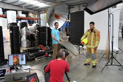 Norafin Geschäftsführer André Lang wird von den Experten der zebra Werbeagentur zum Fotoshooting ins rechte Licht gerückt.