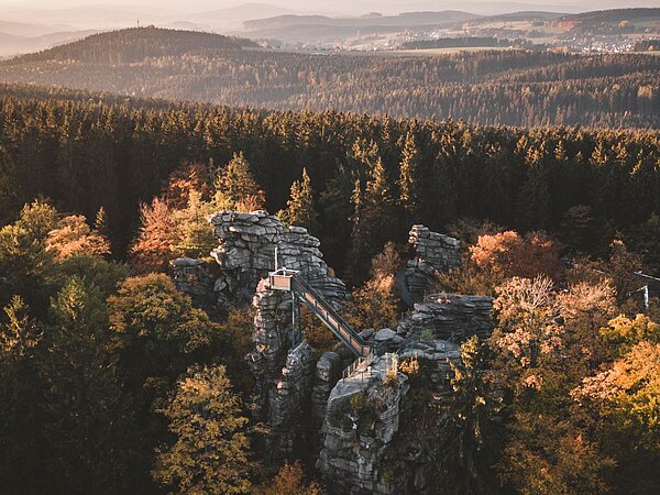 Die Greifensteine im Erzgebirgswald