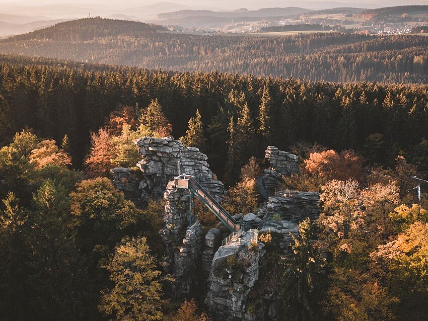 Die Greifensteine im Erzgebirgswald