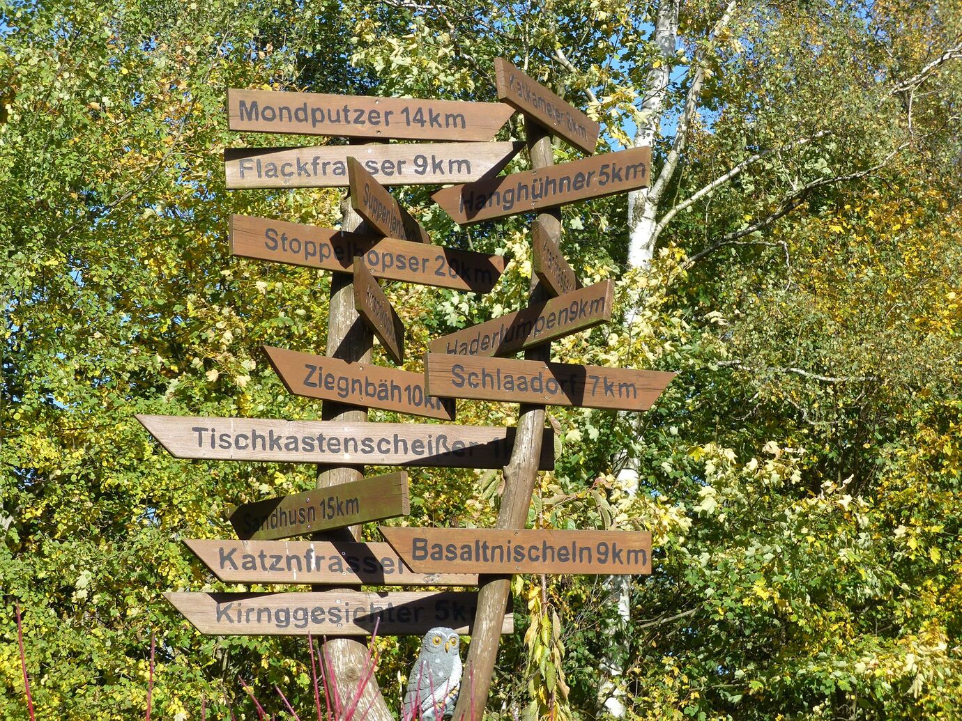 Mundartlicher Wegweiser von Dieter Lemke für den Raum Annaberg-Buchholz. / © Dieter Lemke Mundartlicher Wegweiser von Dieter Lemke für den Raum Annaberg-Buchholz. / © Dieter Lemke