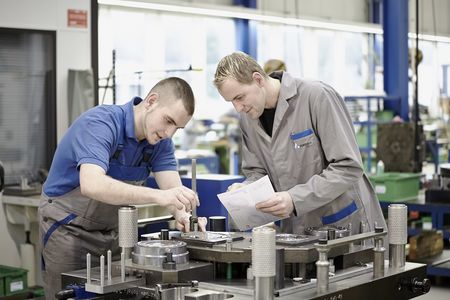 Die AWEBA Gruppe zählt zu den international wichtigsten Komplettanbietern im Werkzeugbau und Vorrichtungsbereich. (Foto: Schuler)