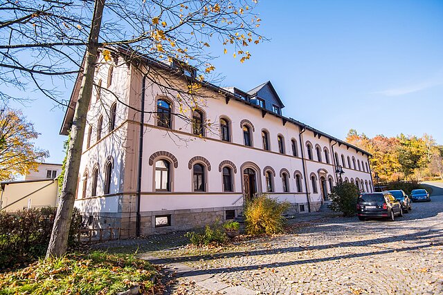 Das Haus Niederpfannenstiel 1 (Baujahr 1846/47) vereinte Wohn- und Arbeitsräume. Von 1862 bis 1873 wohnte und arbeitete hier der berühmte Chemiker Clemens Winkler. Dessen Vater Kurt Alexander war seinerzeit Hütteninspektor. / © Georg Ulrich Dostmann