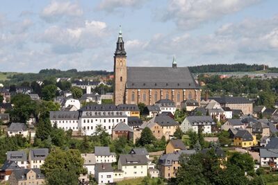 Blick auf Bergstadt Schneeberg Urlaubsregion Erzgebirge Sachsen 2