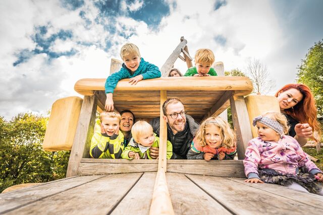 Auf dem Freizeit auf dem Abenteuerspielplatz der Erlebniswelt Seiffen. / © Sven Körner / Erlebniswelt Seiffen